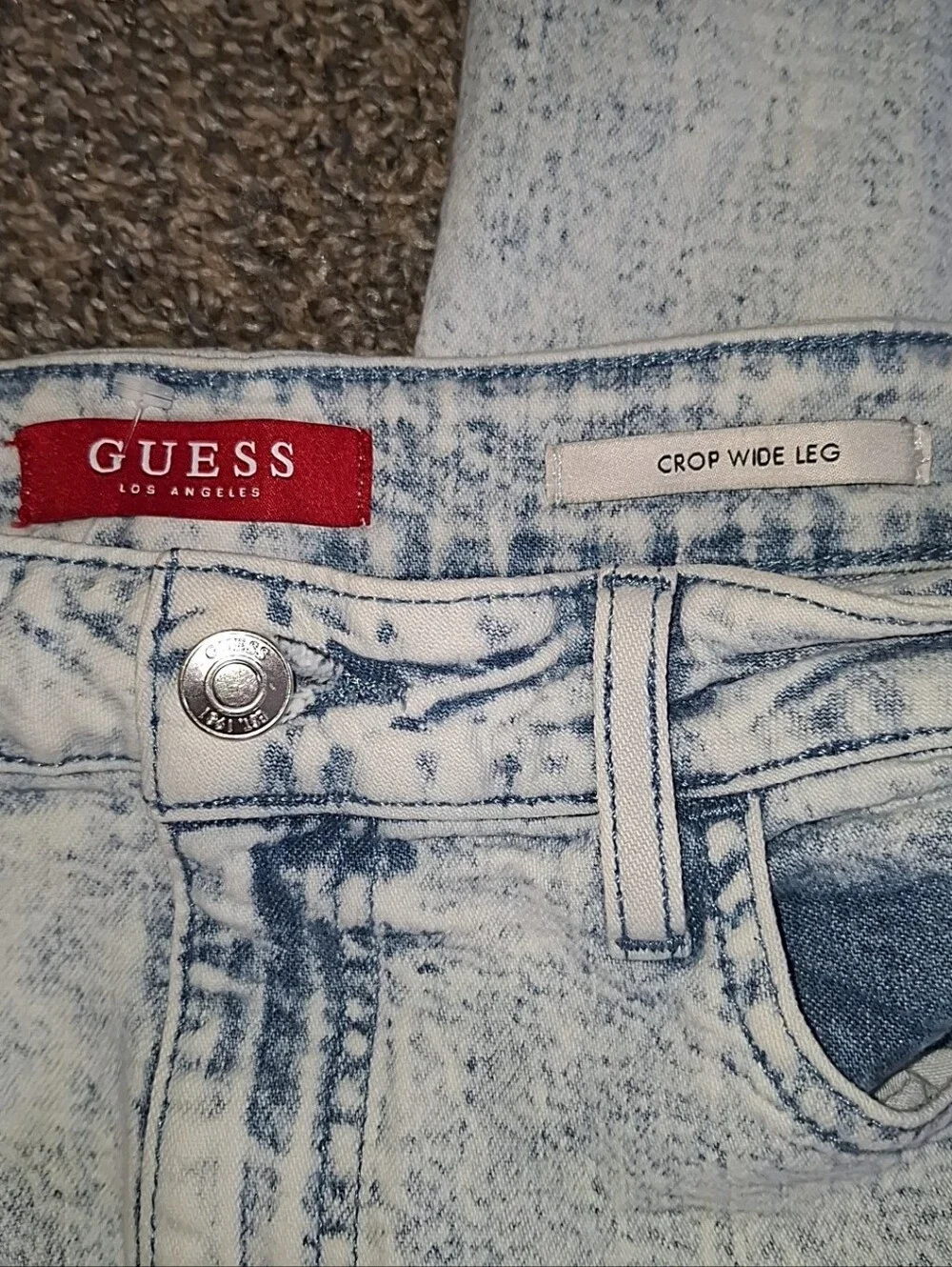 GUESS Womens Light Acid-Wash Straight Jeans - Light Gray Size 30